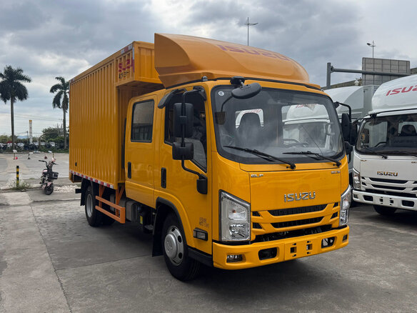 2026 Isuzu Elf (N-series), золотистый, 4650000 рублей - вид 2