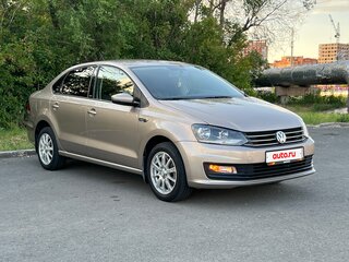 2016 Volkswagen Polo V Рестайлинг, бежевый, 1050000 рублей, вид 3