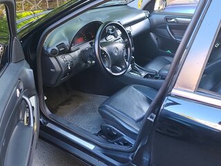 2001 Mercedes-Benz C-Класс 200 II (W203), чёрный, 400000 рублей, вид 4