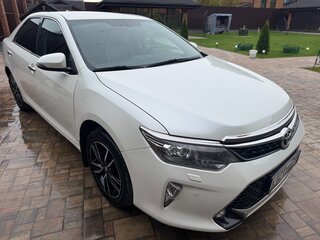 2017 Toyota Camry VII (XV50) Рестайлинг 2, белый, 1920000 рублей, вид 3