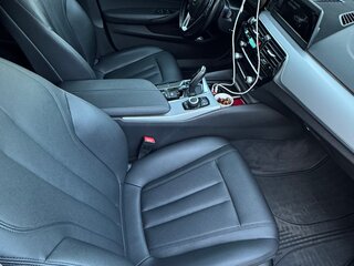 2019 BMW 5 серии 520d VII (G30/G31/G38), чёрный, 3199999 рублей, вид 5