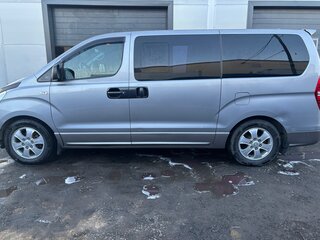 2014 Hyundai Grand Starex I, серый, 2100000 рублей, вид 3