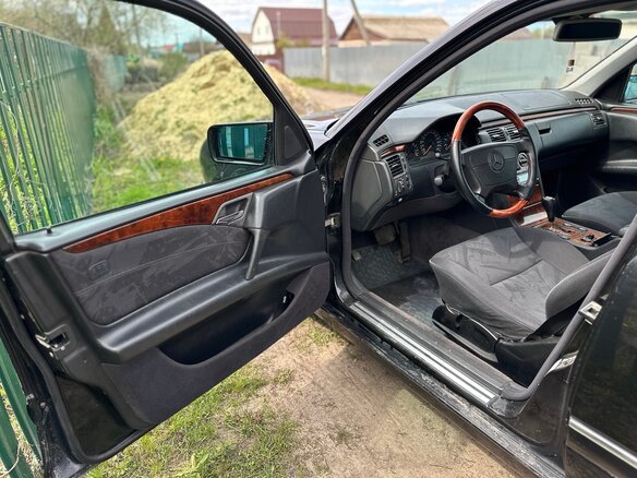1999 Mercedes-Benz E-Класс 200 II (W210, S210), чёрный, 470000 рублей - вид 6