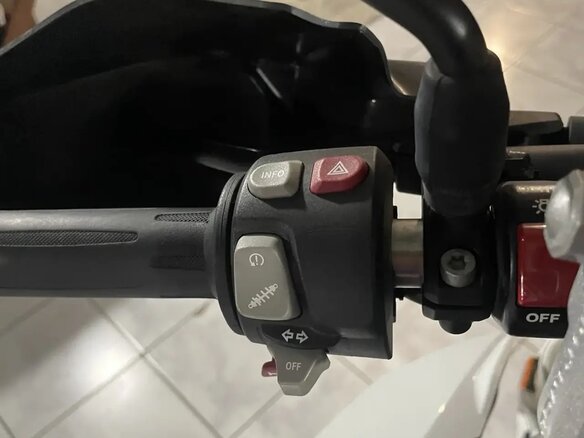 2018 BMW F 800 R, белый, 725000 рублей - вид 8