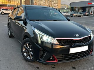 2021 Kia Rio IV Рестайлинг, чёрный, 1680000 рублей, вид 2