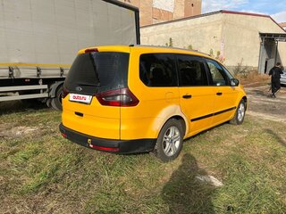2014 Ford Galaxy II Рестайлинг, жёлтый, 575000 рублей, вид 4