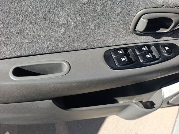 2008 Kia Spectra I Рестайлинг 2, серебристый, 385000 рублей - вид 13