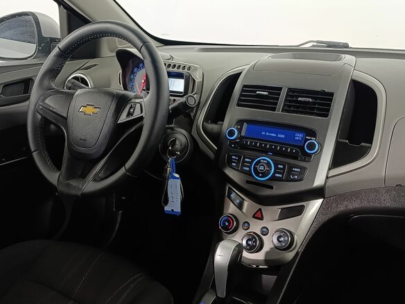 2012 Chevrolet Aveo II, серебристый, 570000 рублей - вид 10