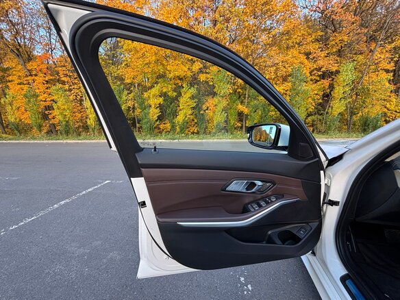 2022 BMW 3 серии 320i VII (G2x), белый, 4100000 рублей - вид 7