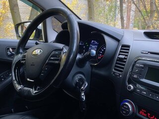 2017 Kia Cerato III Рестайлинг (Classic), белый, 1350000 рублей, вид 4