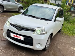 2011 Toyota Sienta I Рестайлинг 2, белый, 710000 рублей, вид 2