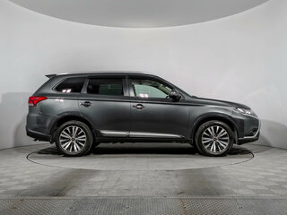 2018 Mitsubishi Outlander III Рестайлинг 3, серый, 1860000 рублей, вид 4