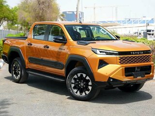 2026 Toyota Hilux IX, оранжевый, 9490000 рублей, вид 4