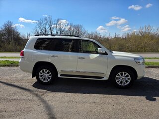2019 Toyota Land Cruiser 200 Series Рестайлинг 2, белый, 10500000 рублей, вид 4