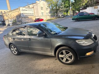2013 Skoda Octavia II (A5) Рестайлинг, серый, 900000 рублей, вид 2