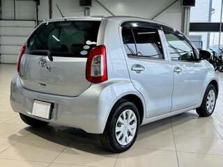 2015 Toyota Passo II (C30), серый, 829000 рублей, вид 3
