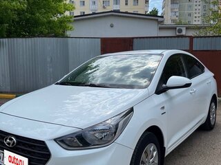 2019 Hyundai Solaris II, белый, 1450000 рублей, вид 1