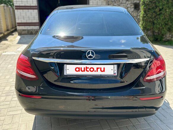 2020 Mercedes-Benz E-Класс 200 d V (W213, S213, C238), чёрный, 2100000 рублей - вид 2