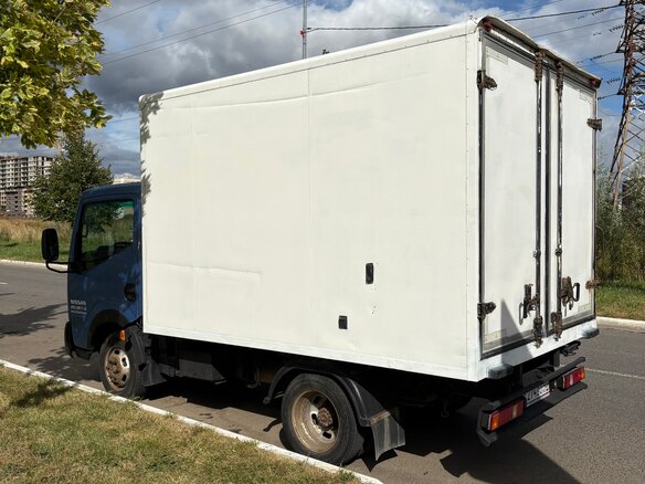 2010 Nissan Cabstar, синий, 1200000 рублей - вид 4
