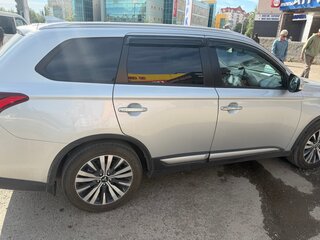 2021 Mitsubishi Outlander III Рестайлинг 3, серый, 3100000 рублей, вид 3