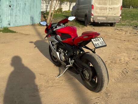 2012 MV Agusta F3 675, красный, 690000 рублей, вид 3