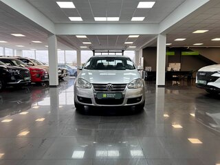 2010 Volkswagen Jetta V, серебристый, 880000 рублей, вид 3