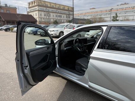 2022 Volkswagen Sagitar III Рестайлинг, серебристый, 1990000 рублей, вид 5