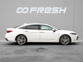 2022 Toyota Avalon V Рестайлинг, белый, 3379000 рублей, вид 5