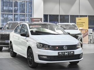 2018 Volkswagen Polo V Рестайлинг, белый, 1049000 рублей, вид 1