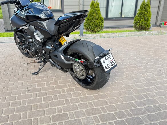 2024 Ducati Diavel V4, чёрный - вид 6