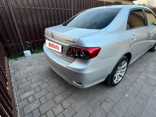 2013 Toyota Corolla X (E140, E150) Рестайлинг, серебристый, 1500000 рублей, вид 4