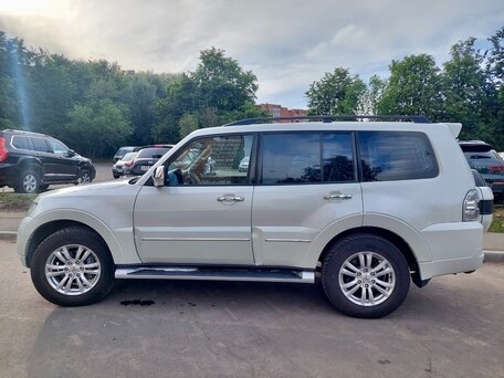 2019 Mitsubishi Pajero IV Рестайлинг 2, белый, 4550000 рублей, вид 4