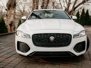 2023 Jaguar XF II Рестайлинг, белый, 4399000 рублей, вид 5