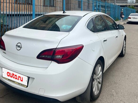 2012 Opel Astra J Рестайлинг, белый, 650000 рублей - вид 2