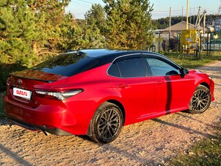 2021 Toyota Camry VIII (XV70) Рестайлинг, красный, 3300000 рублей, вид 5