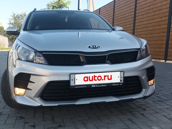2021 Kia Rio X IV Рестайлинг, серебристый, 1850000 рублей - вид 1