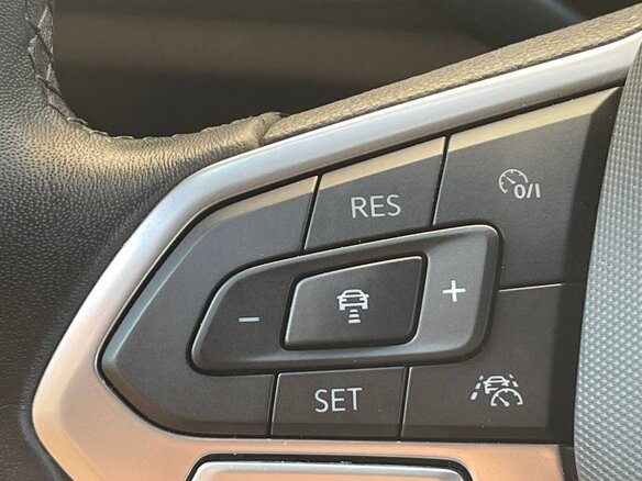 2022 Volkswagen Jetta VII Рестайлинг, серый, 2350000 рублей - вид 7