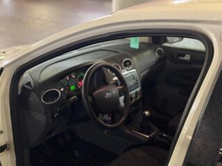 2006 Ford Focus II, белый, 349000 рублей, вид 3