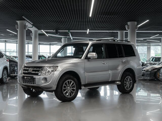 2012 Mitsubishi Pajero IV Рестайлинг 1, серебристый, 1830000 рублей, вид 1