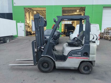 2008 Nissan Серия 1F, серебристый, 550000 рублей, вид 2