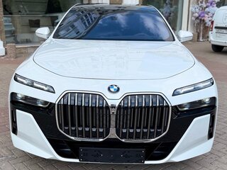 2026 BMW 7 серии 740d xDrive VII (G70), белый, 14900000 рублей, вид 4
