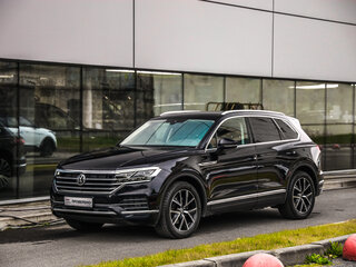 2019 Volkswagen Touareg III, чёрный, 3999898 рублей, вид 3