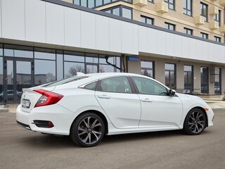 2019 Honda Civic X Рестайлинг, белый, 1800000 рублей, вид 3