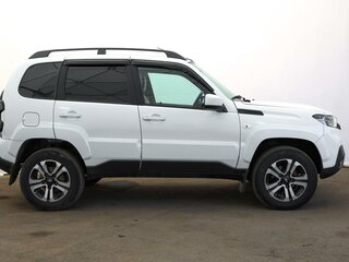 2024 Lada (ВАЗ) Niva Travel I, белый, 1149000 рублей, вид 5