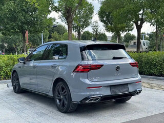 2023 Volkswagen Golf VIII, серый, 2050100 рублей, вид 4