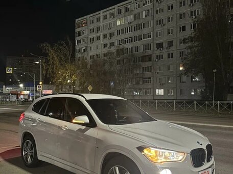 2018 BMW X1 18i sDrive II (F48), белый, 1700000 рублей, вид 5