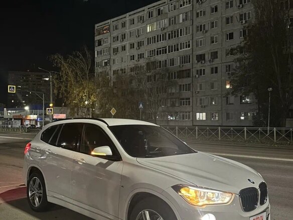 2018 BMW X1 18i sDrive II (F48), белый - вид 4