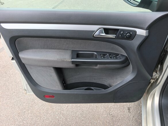 2010 Volkswagen Touran I Рестайлинг 2, серебристый, 600000 рублей - вид 14