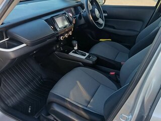 2020 Honda Fit IV, серебристый, 1235000 рублей, вид 4