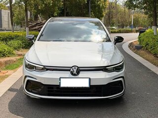 2021 Volkswagen Golf VIII, белый, 1654500 рублей, вид 2